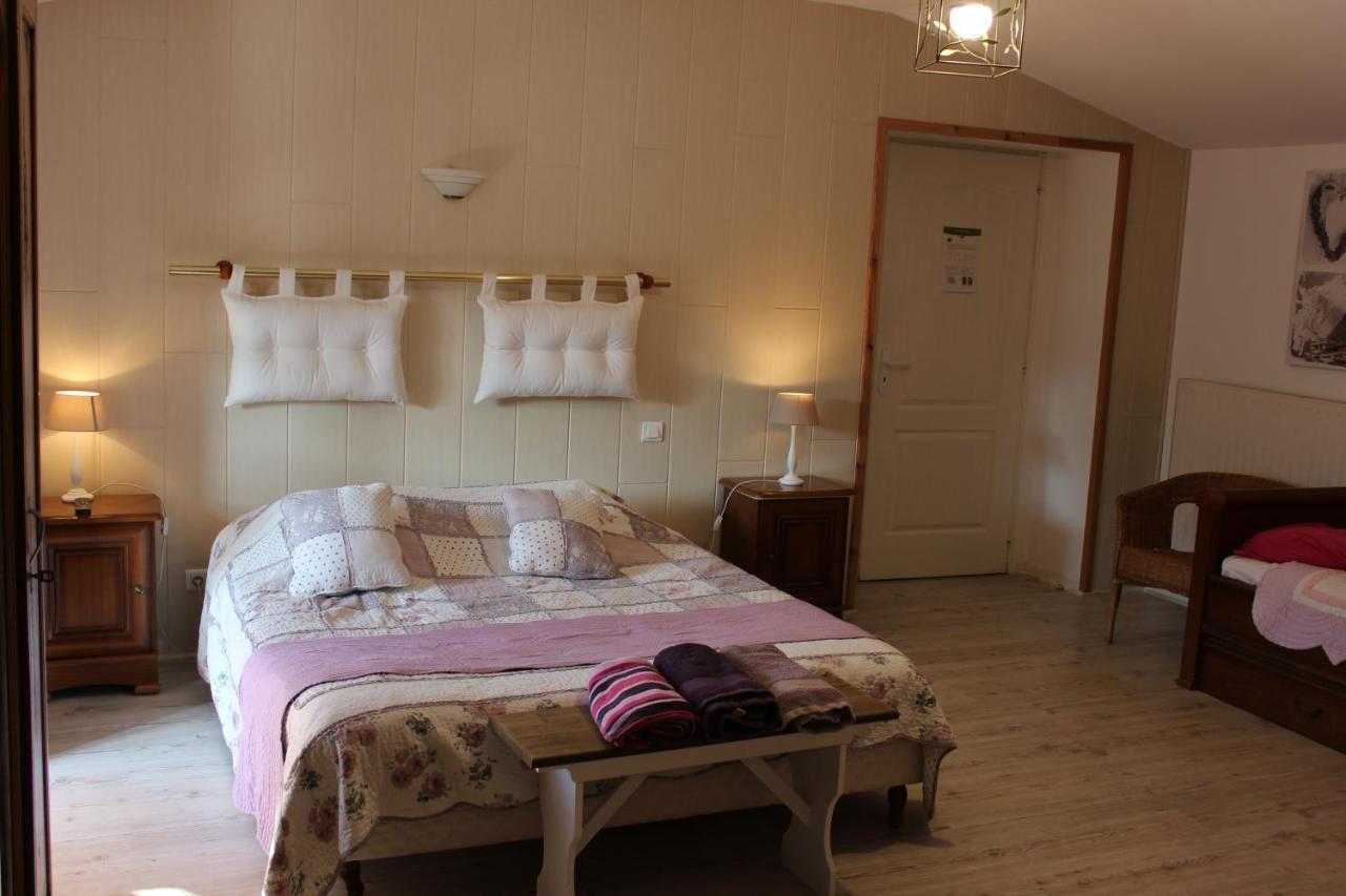 Les Perrieres Bed and Breakfast Saint-Germain-la-Ville Buitenkant foto